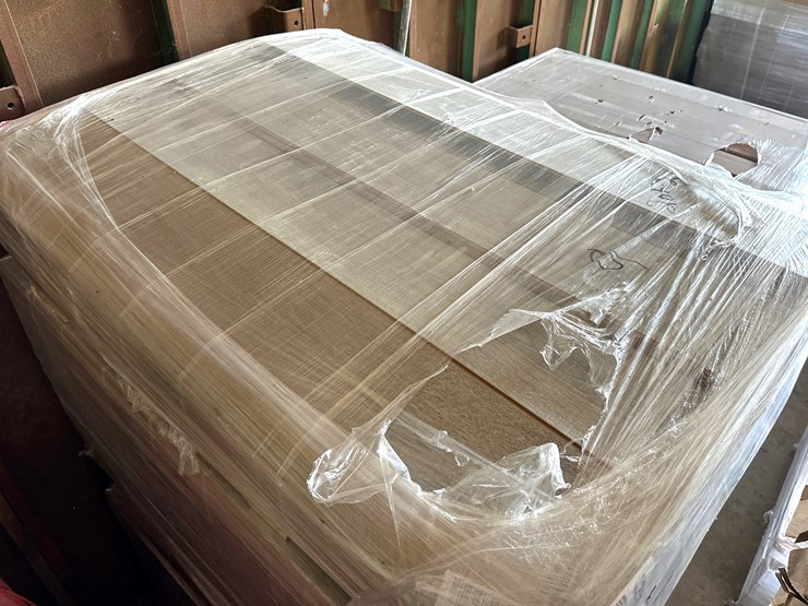 #21270-•-1,913.09-sq.-ft.-mohawk-waterproof-rare-vintage-ashlar-oak-click-laminate-flooring-image-1