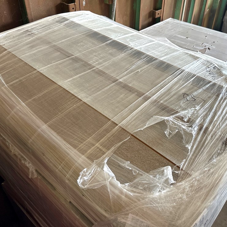 #21270 • 1,913.09 SQ. FT. MOHAWK WATERPROOF RARE VINTAGE ASHLAR OAK CLICK LAMINATE FLOORING