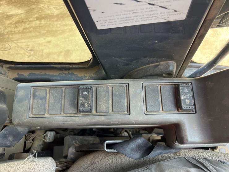 2009-deere-135d-image-37