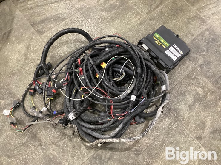 2018-john-deere-2000-image-4