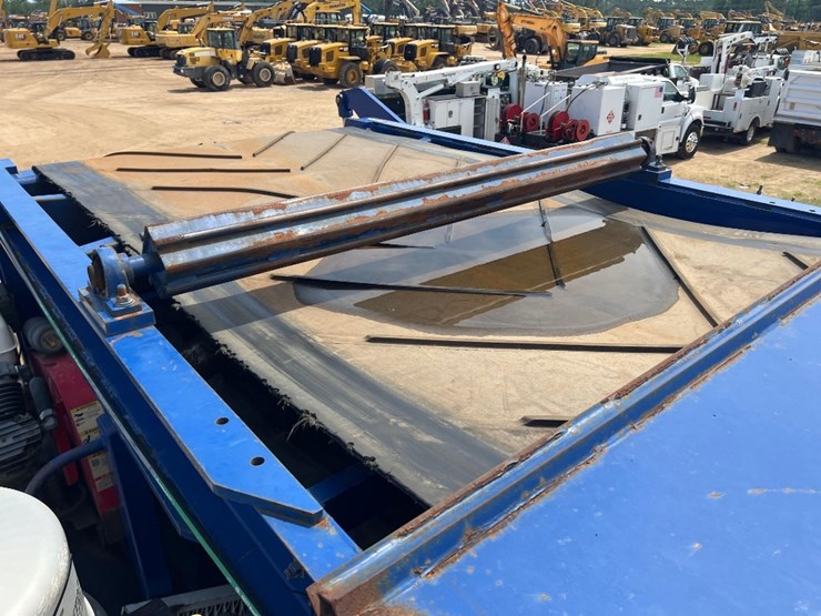 2014-caterpillar-c18-image-43