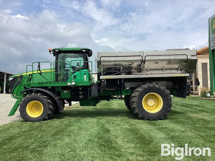2019-john-deere-f4365-image-8