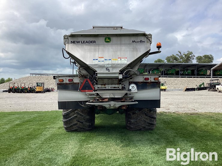 2019-john-deere-f4365-image-6
