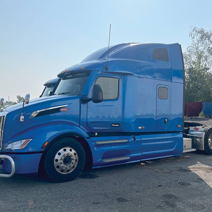2023 PETERBILT 579