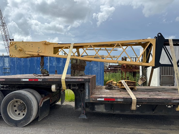#1-•-30-ton-capacity-rubber-tire-truck-crane-|-3-71-detroit-dsl-engine-image-5