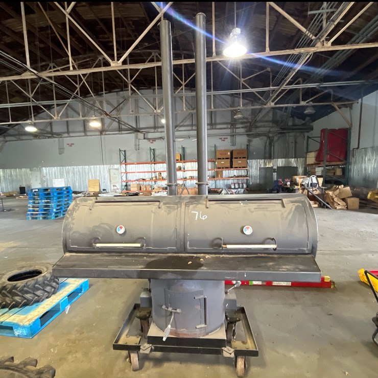 #76 • HEAVY DUTY SMOKER GRILL ON CASTERS