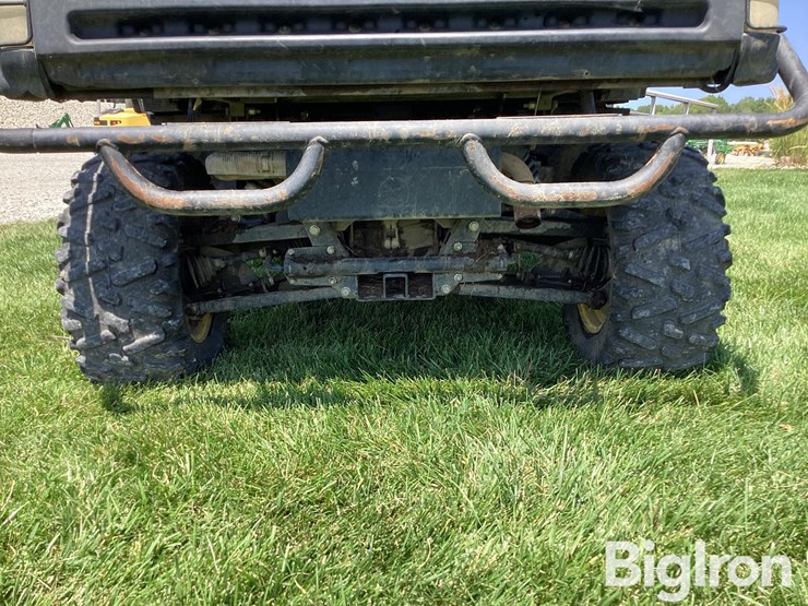 2019-john-deere-gator-image-18