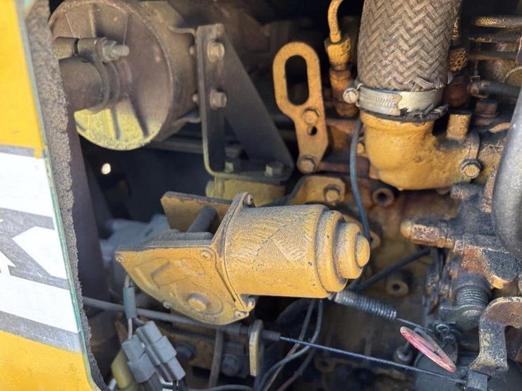 komatsu-pc12uu-image-25