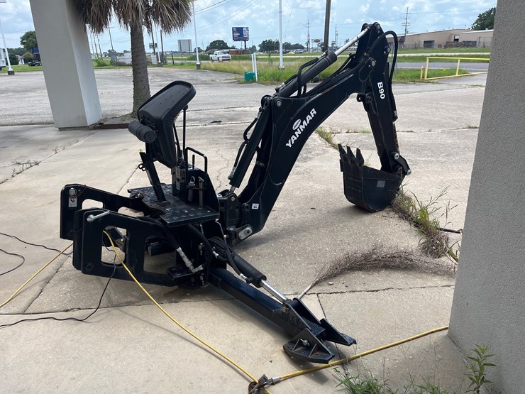 #7-•-yanmar-digging-attachment-with-bucket-and-hydraulic-levers-image-3