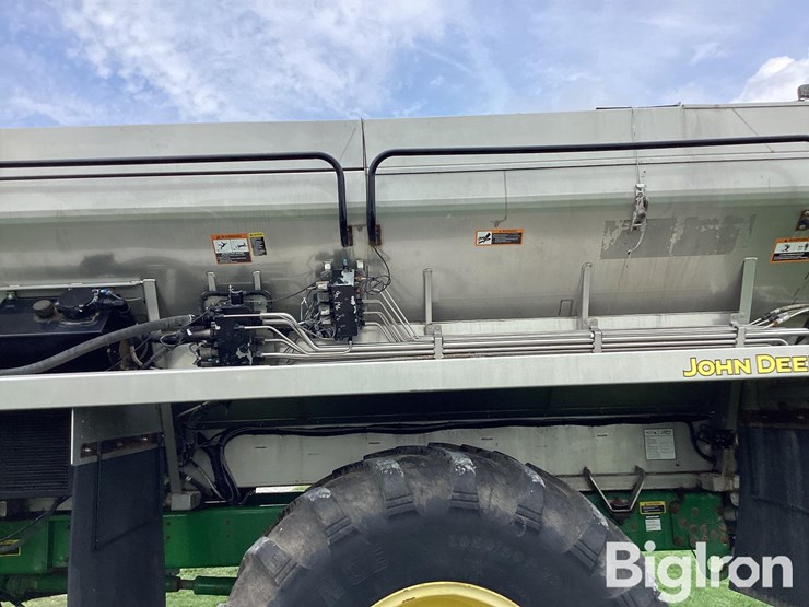 2019-john-deere-f4365-image-19