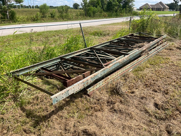 #422-•-pallet-rack-uprights-image-1