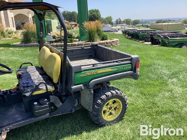 2011-john-deere-gator-image-12