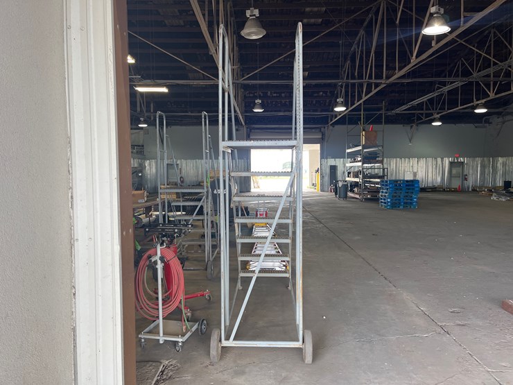#71-•-heavy-duty-metal-mobile-ladder-image-4
