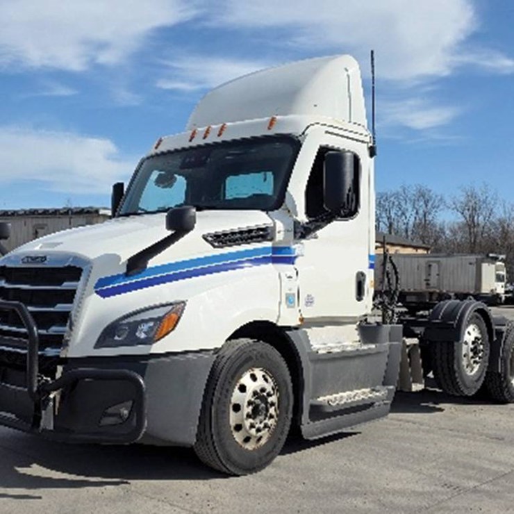 2022 FREIGHTLINER CASCADIA 126