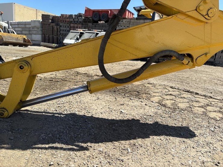 komatsu-pc12uu-image-10