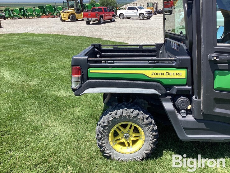 2022-john-deere-gator-image-20