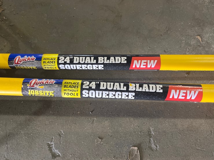 #68-•-lot-of-2-24”-dual-blade-squeegee-image-4