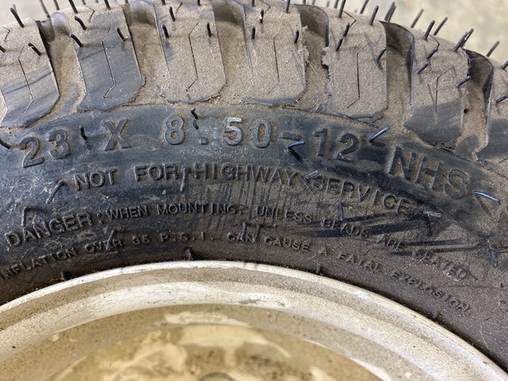 #89-•-2-sets-of-assorted-front-tires-image-3