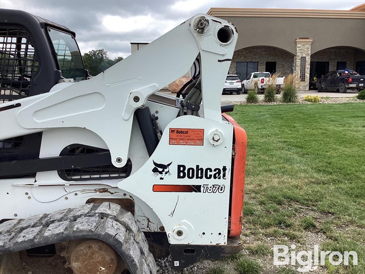 2011-bobcat-t870-image-18