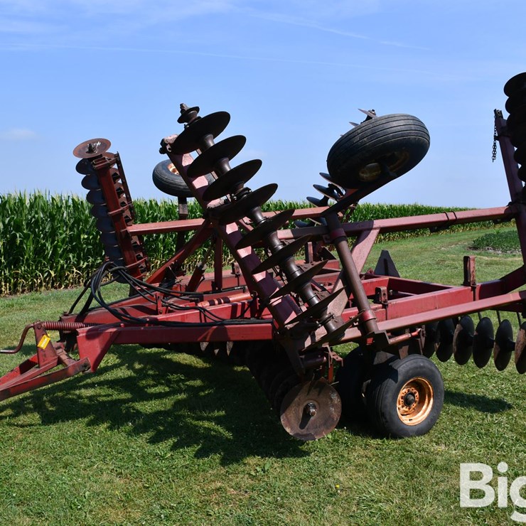 INTERNATIONAL 490