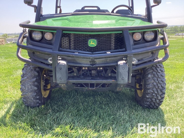 2019-john-deere-gator-image-14