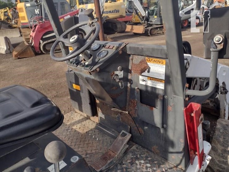 2003-bobcat-b100-image-12