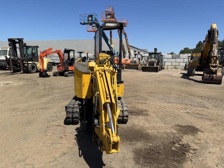komatsu-pc12uu-image-5