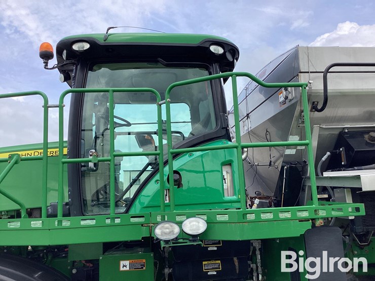 2019-john-deere-f4365-image-16