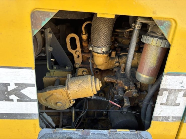 komatsu-pc12uu-image-22