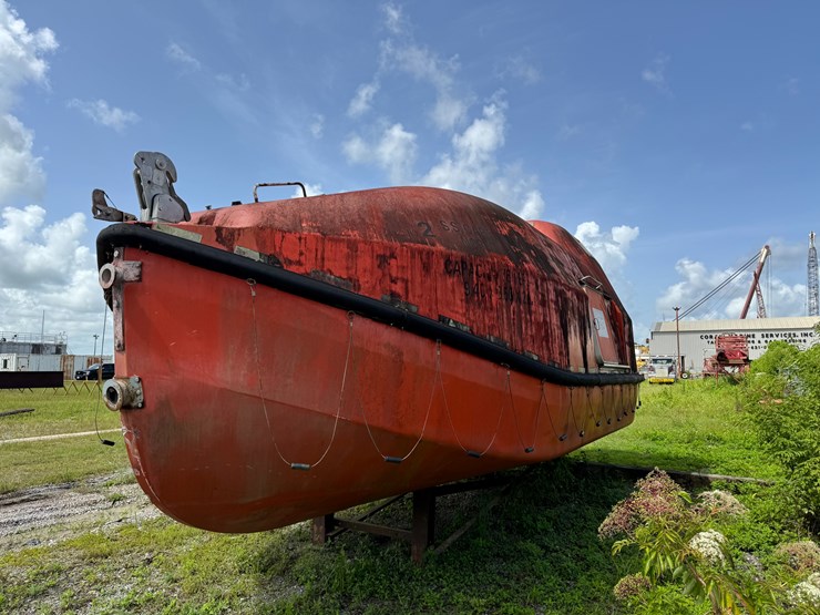 #3-•-70-person-emergency-escape-boat-|-dsl-powered-image-3