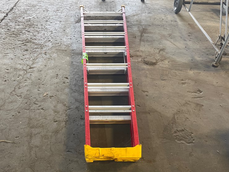 #72-•-louisville-ladder-max-reach-12.3-image-3