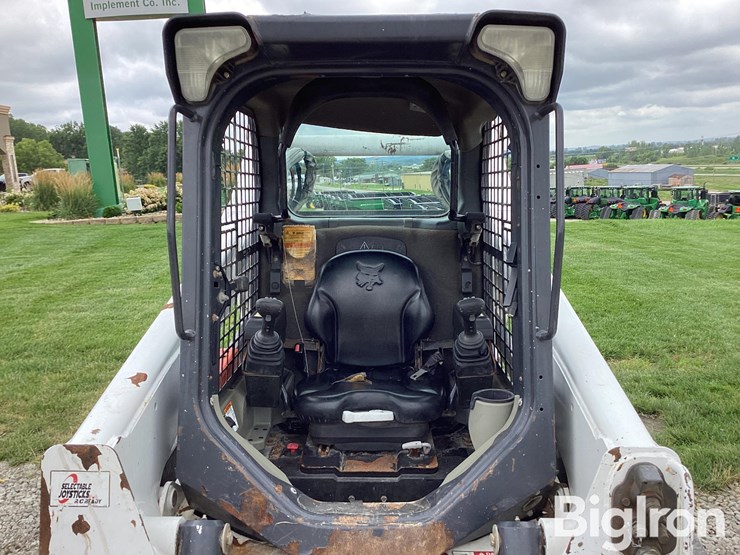 2011-bobcat-t870-image-12