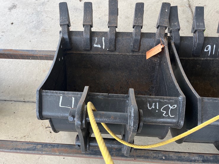 #17-•-20in-digging-bucket-image-2