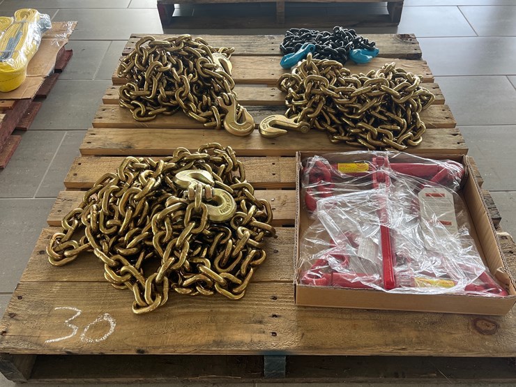 #30-•-lot-of-chains-and-binders-image-1