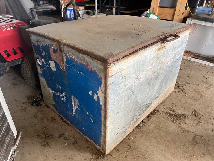 #430-•-galvanized-job-box-with-contents-image-16