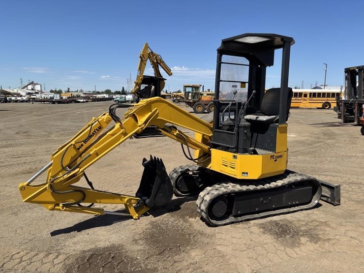 komatsu-pc12uu-image-1
