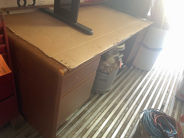 #10810-•-(2)-desks-image-8