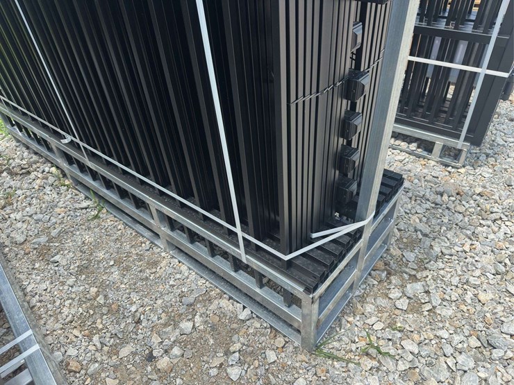 powder-coated-steel-site-fence-8-x-6-ft-image-4