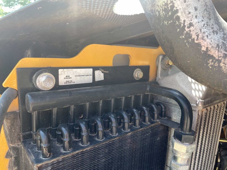 2012-deere-326d-image-31