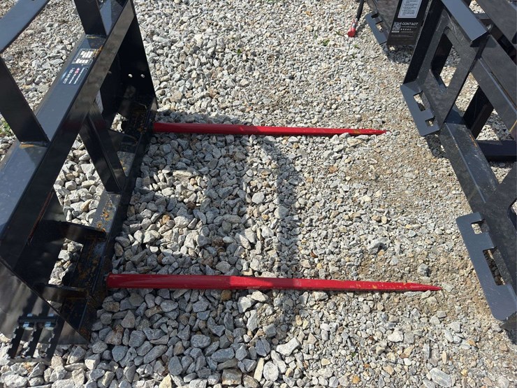 skid-steer-bale-fork-attachment-image-3