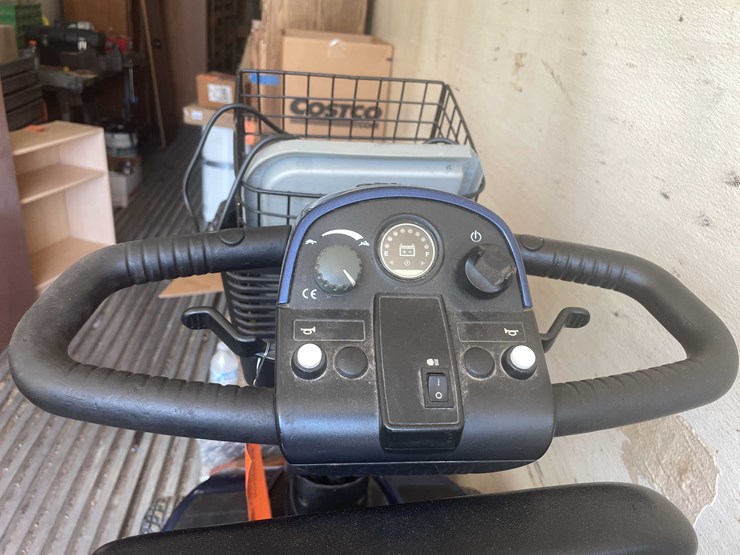 #8578-•-pride-electric-wheelchair-(st)-image-11