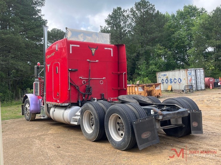 2004-peterbilt-379-image-3