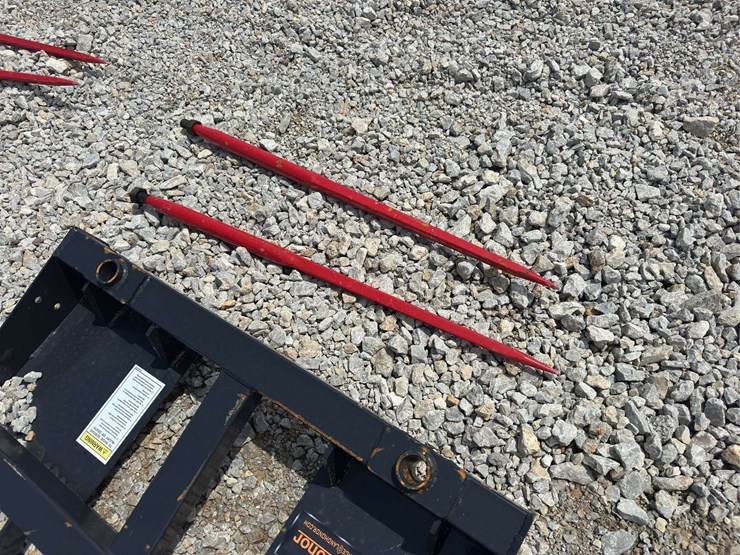 skid-steer-bale-spear-attachment-image-3