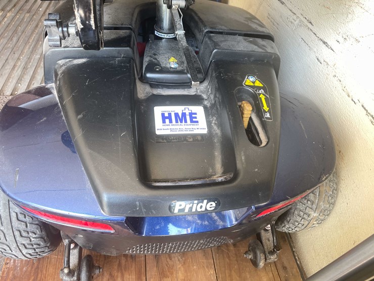 #8578-•-pride-electric-wheelchair-(st)-image-10