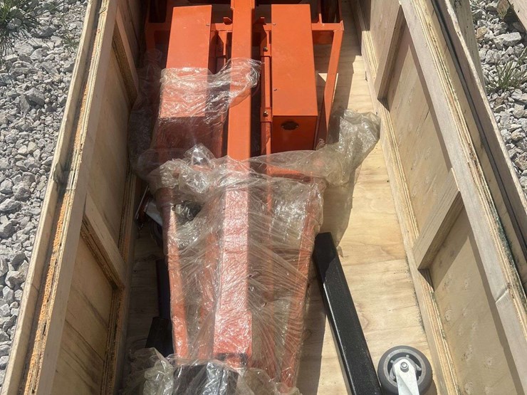 hand-push-portable-electric-forklift-image-3