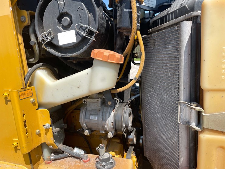 2012-deere-326d-image-37