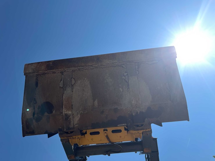 2012-deere-326d-image-42
