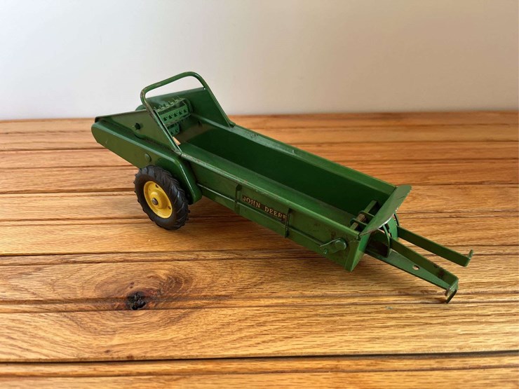 john-deere-16-image-1