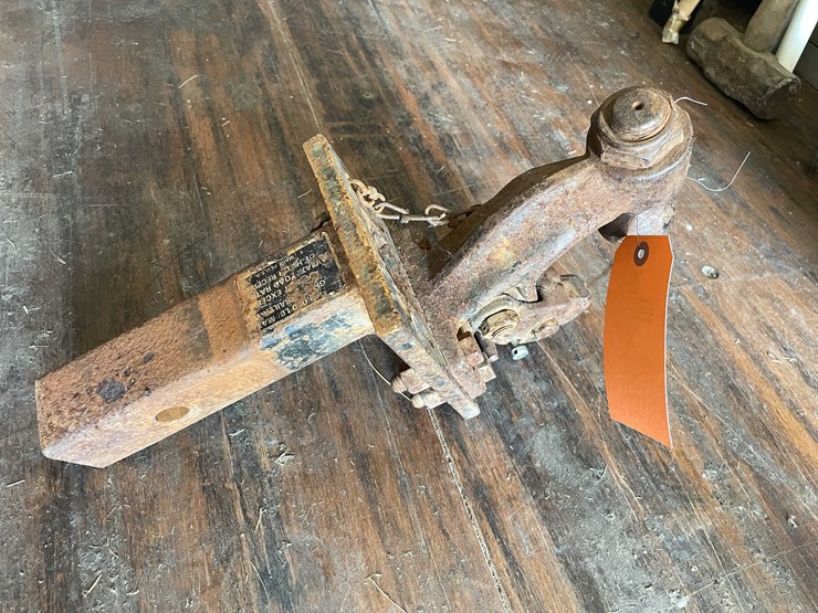 #10791-•-pintle-hitch-image-1