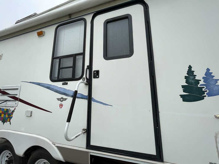 #8570-•-sierra-27'-gooseneck-camper-(has-wi-title)-image-21